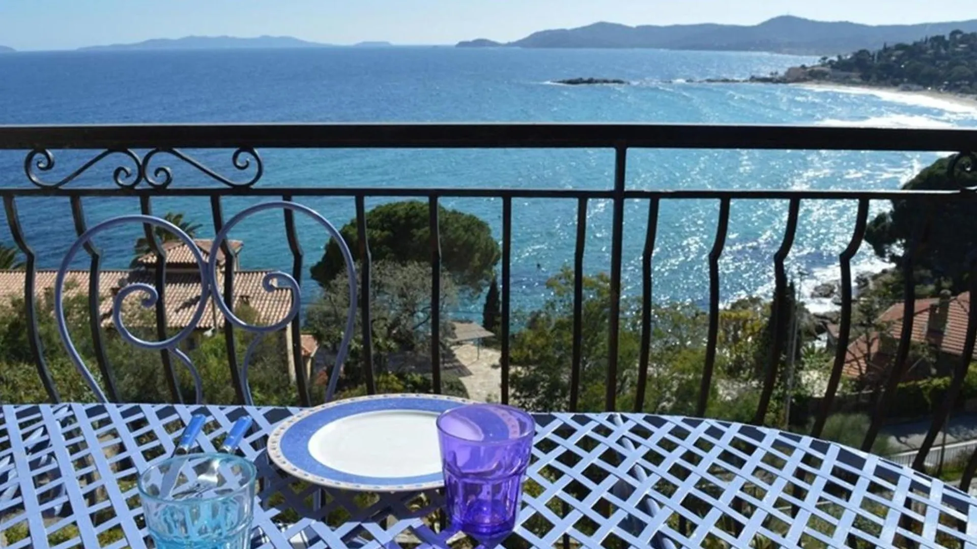 Beau T2 Avec Terrasse Vue Mer, Proche Plage, St Clair, Park, Animaux Acceptes, 3* - Fr-1-803-14 Le Lavandou 0*,  France